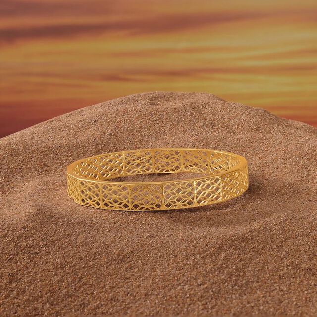 Elegant Geometric Gold Bangle 