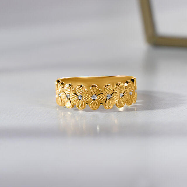 Textured Floral Gold Finger Ring 