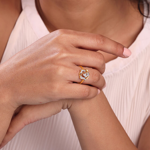 Floral Enchantment Gold & Diamond Finger Ring 2