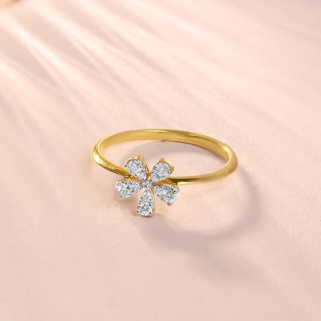 Floral Brilliance Gold & Diamond Finger Ring 