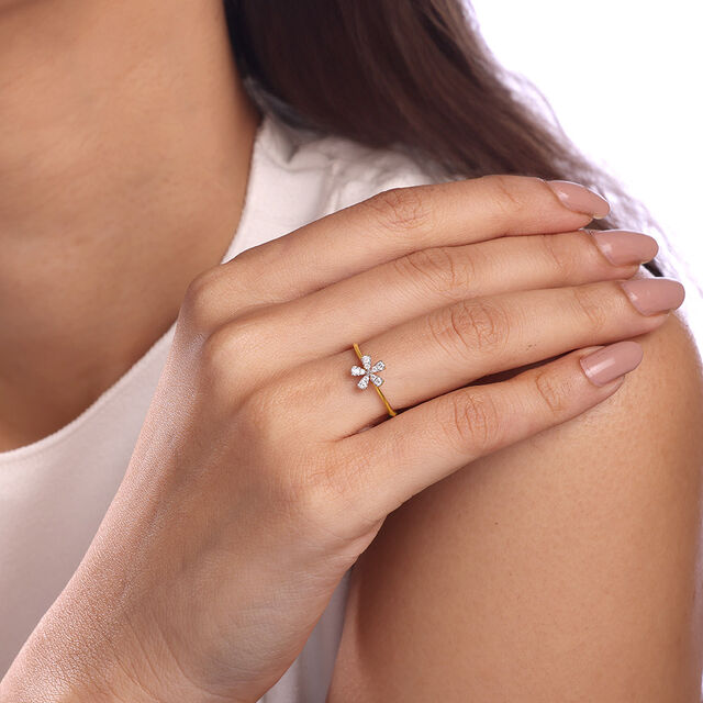 Floral Brilliance Gold & Diamond Finger Ring 2