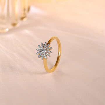Floral Sparkle Gold & Diamond Finger Ring