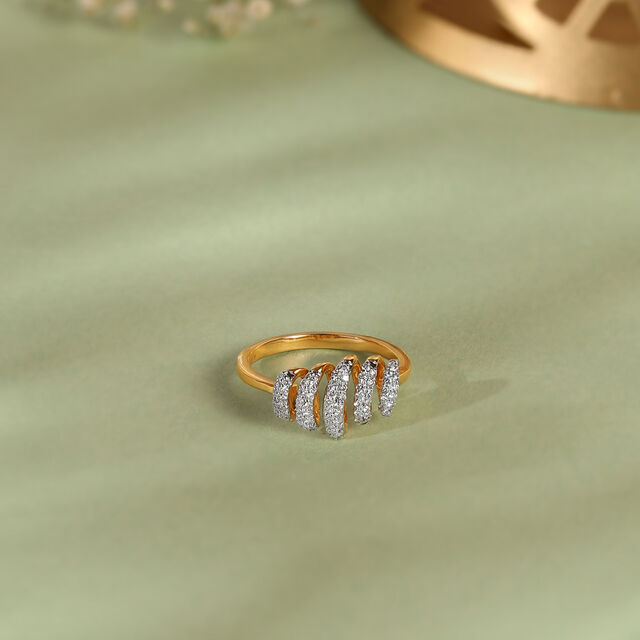 Spiral Symphony Gold & Diamond Finger Ring 
