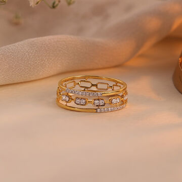 Luxe Link Gold & Diamond Finger Ring