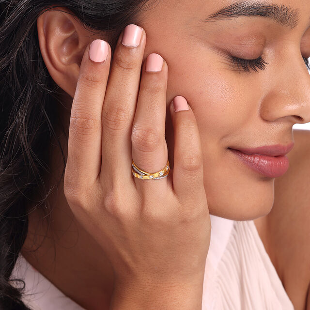 Crisscross Glow Gold & Diamond Finger Ring 2
