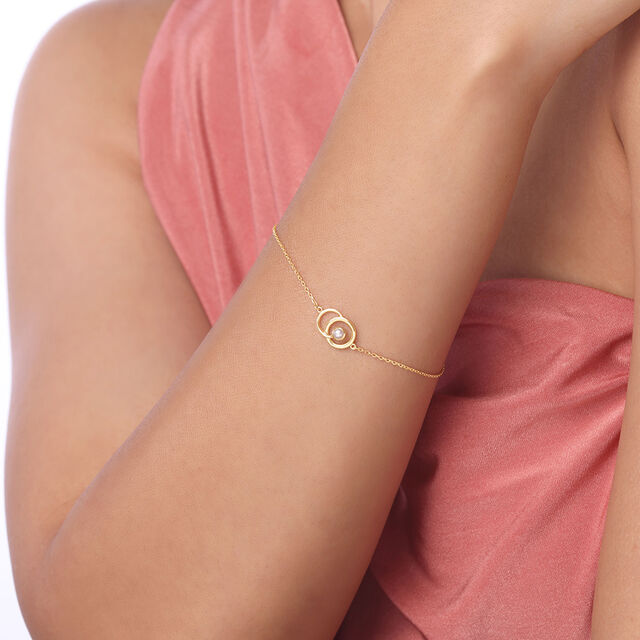 Modern Muse Pearl Bracelet 2
