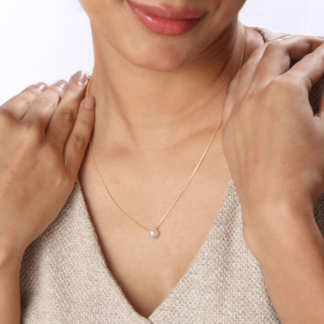 Dreamy Halo Pearl Necklace 2