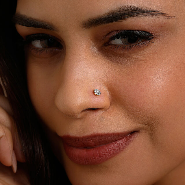 Dainty Bloom Diamond Nose Pin 2