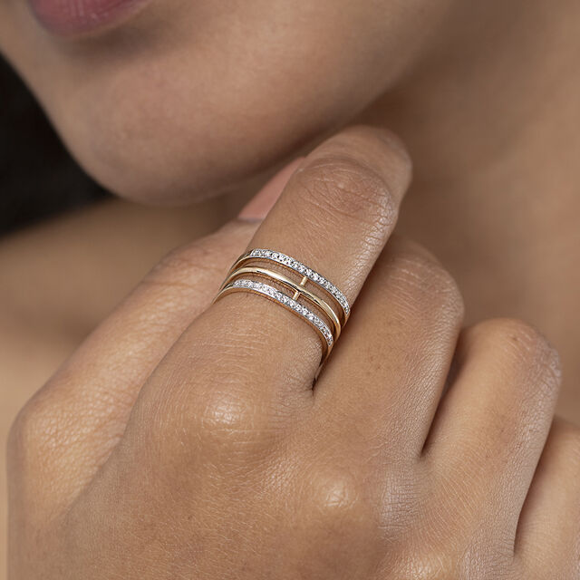 Sleek Layers Gold & Diamond Finger Ring 2