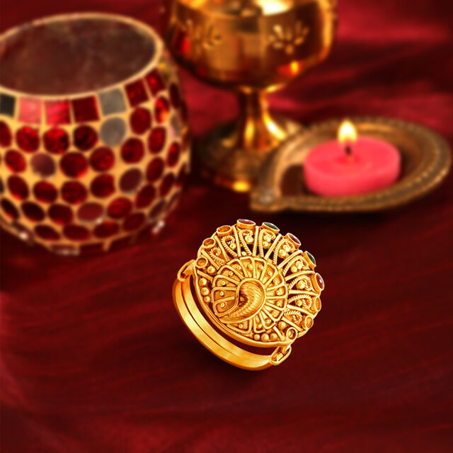 Palatial Yellow Gold Filigree Cocktail Ring