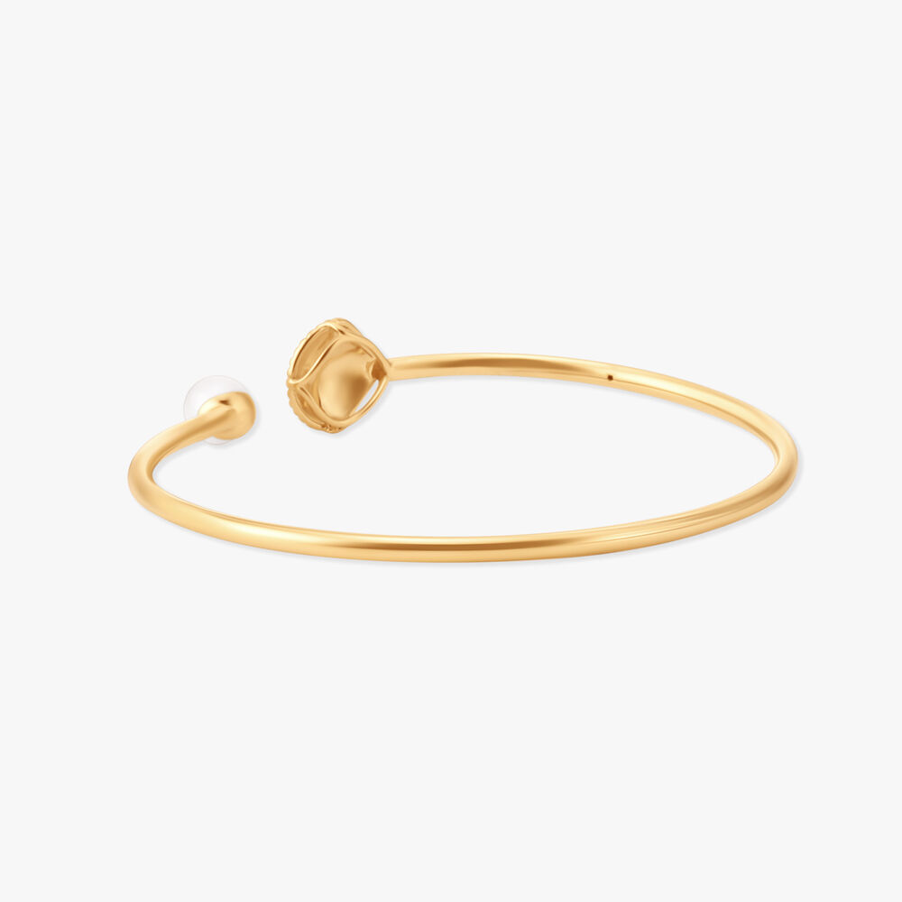 Seashell Pearl Bangle