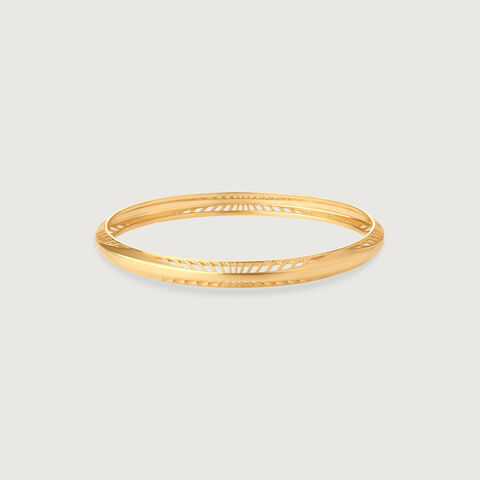 Sleek Radiant Gold Bangle