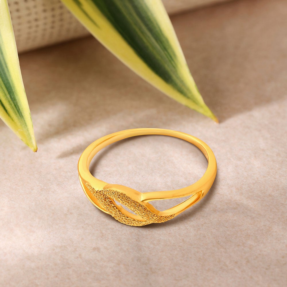 Mia by Tanishq 14 Kt Yellow Gold Entwined Hearts Diamond Ring 14kt Yellow Gold  ring Price in India - Buy Mia by Tanishq 14 Kt Yellow Gold Entwined Hearts  Diamond Ring 14kt