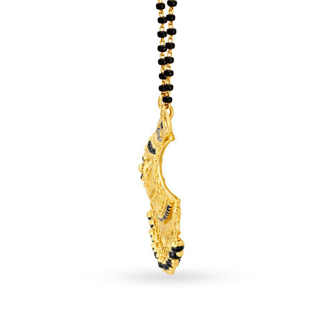 Enchanting 22 Karat Yellow Gold And Black Beads Pendant