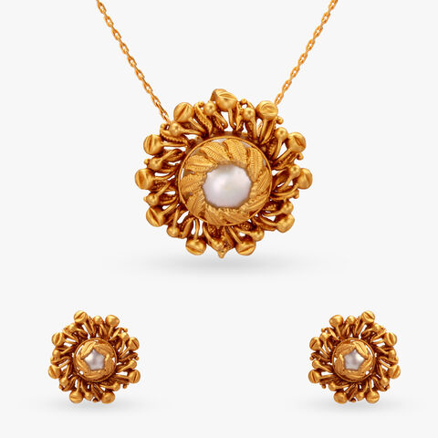 Splendid Sunrise Pendant and Earrings Set