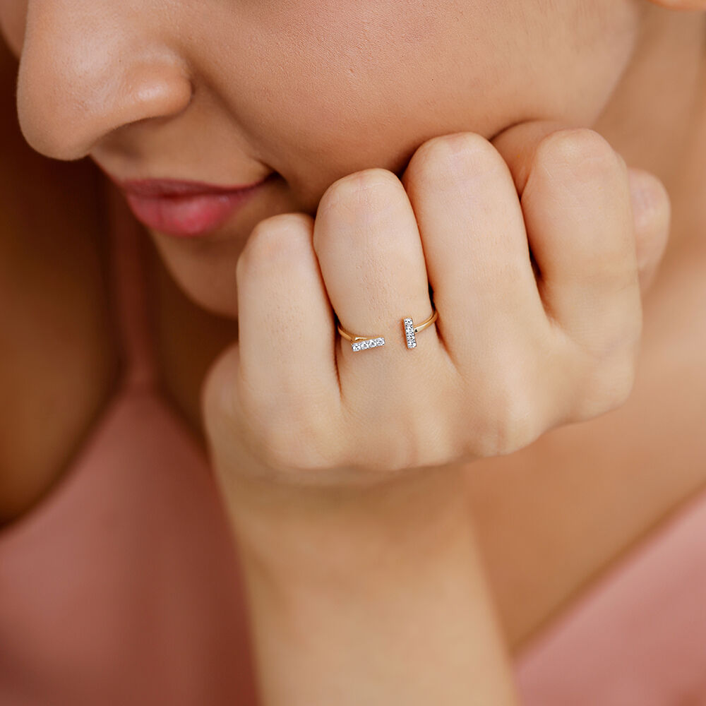 Rubans Gold-Plated White Zircone-Studded Finger Ring