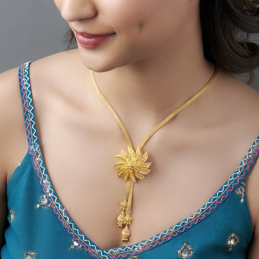 Gold chain discount with flower pendant