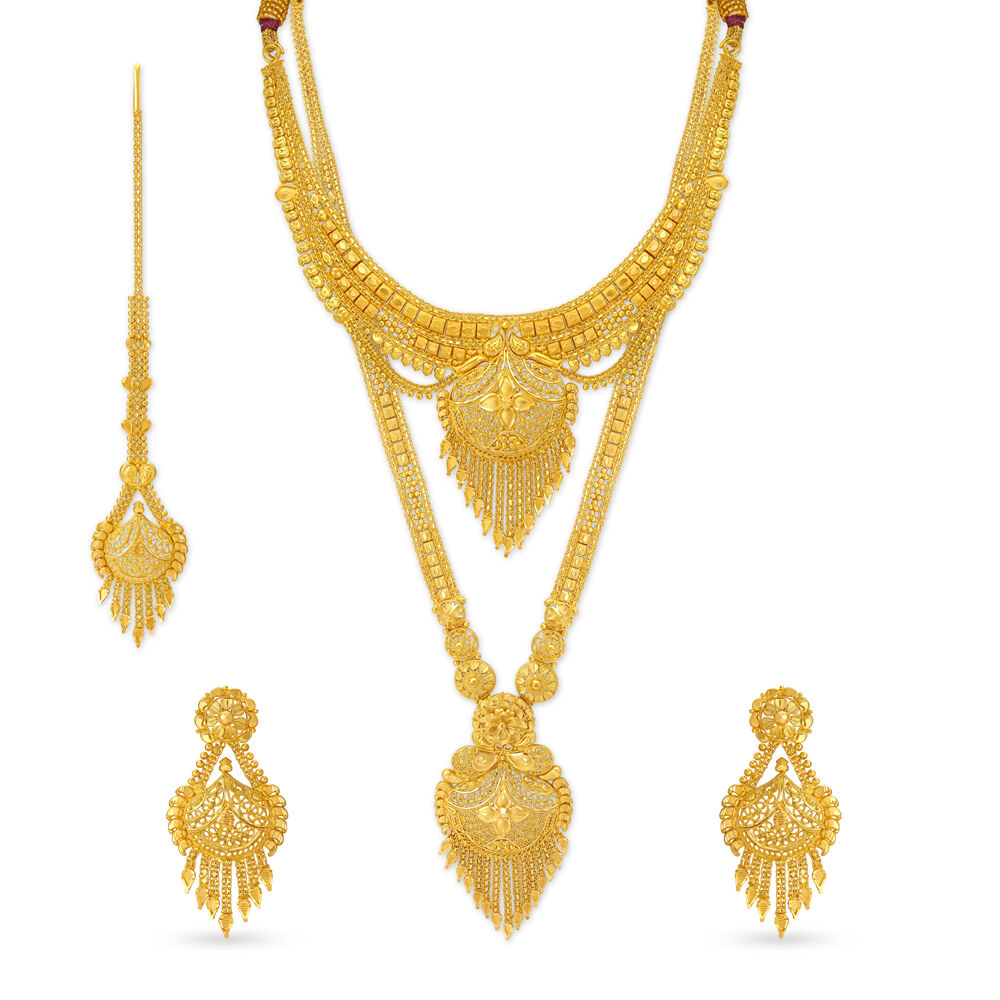 Gold necklace with maang tikka sale