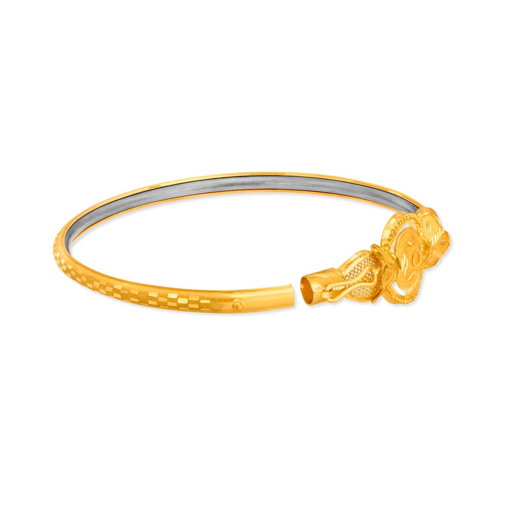 Timeless Striking Bangle