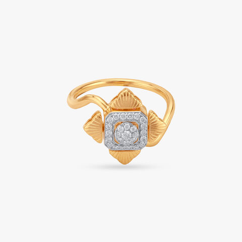 Royal Twirl Diamond Ring