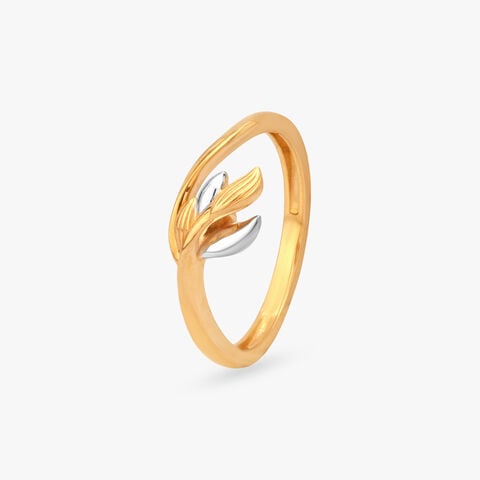 Whispering Leaves Gold Finger Ring