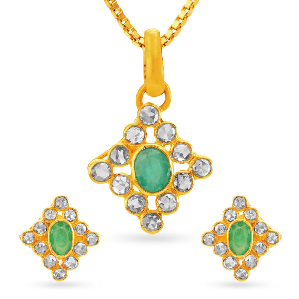 Rhombic Emerald Gold Pendant And Earrings Set