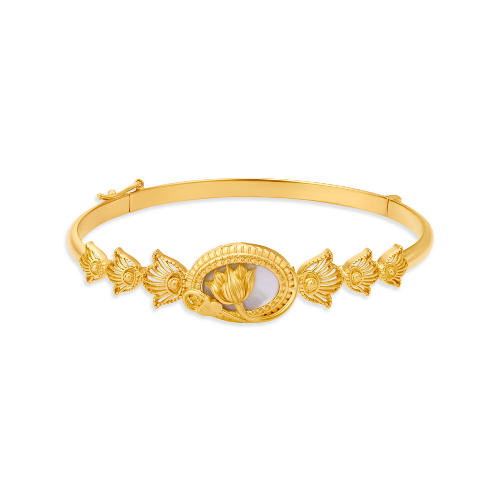 Elegant Gold Bracelet