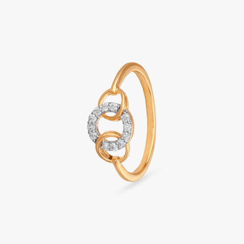 Classy Interlink Diamond Finger Ring