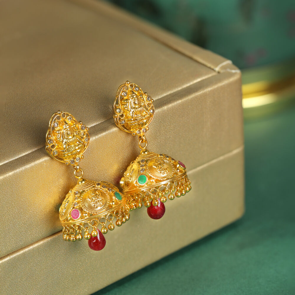 Emerald earrings tanishq hot sale
