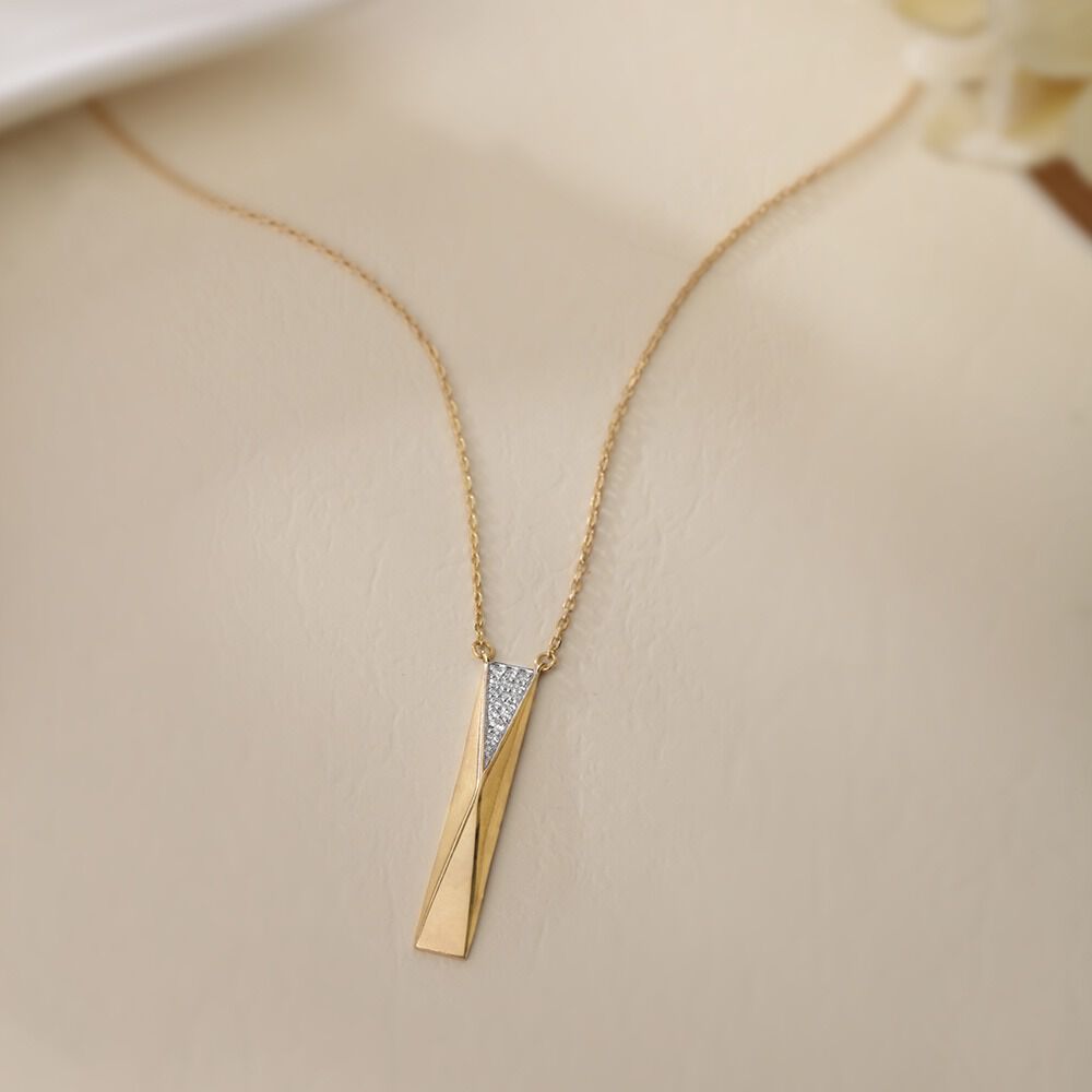 Tanishq gold chain with pendant top