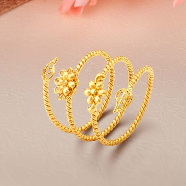 Enchanting 22 Karat Yellow Gold Spiral Floral Finger Ring