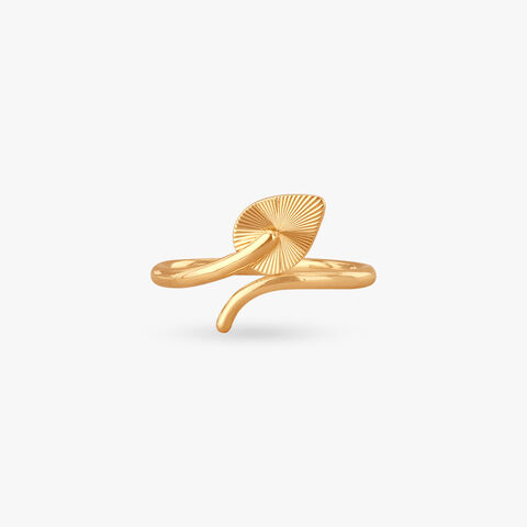 Leaf Glide Gold Ring