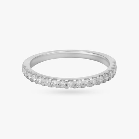 Sparkling Sleek Diamond Ring