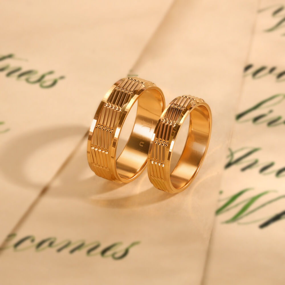 Gold Couple Wedding Rings - Classic and Elegant