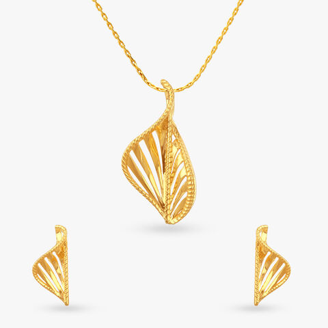 Sculpted Breeze Gold Pendant and Earrings Set
