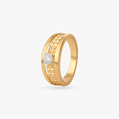 Pyramid Pulse Solitaire Ring