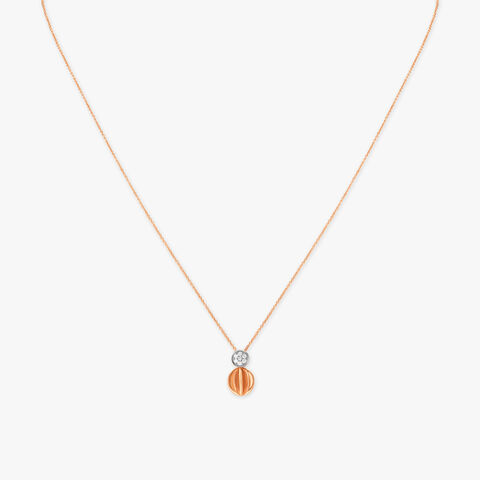 Ivy Wavy! Diamond Pendant with Chain