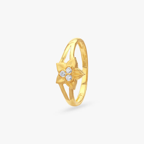 Floral Charm Gold Finger Ring
