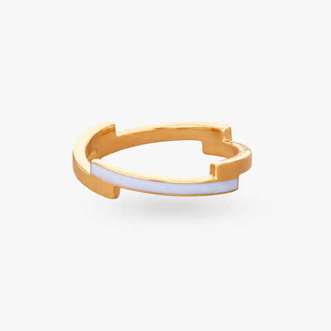 Sleek Enamel Gold Finger Ring