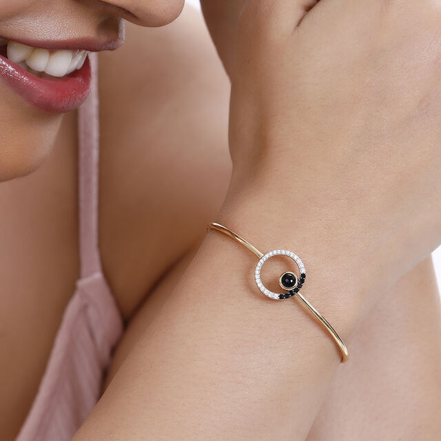 18 KT Yellow Gold Gleaming Circle Diamond and Onyx Bangle,,hi-res image number null