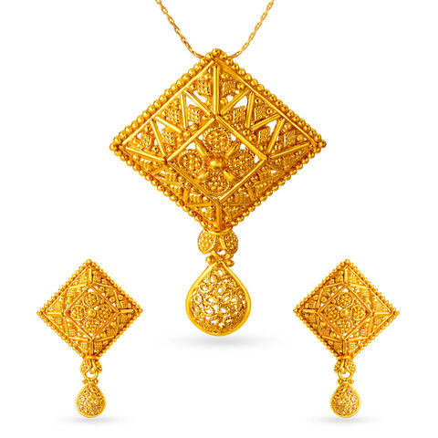 Opulent Gold Rhombus Pendant Set