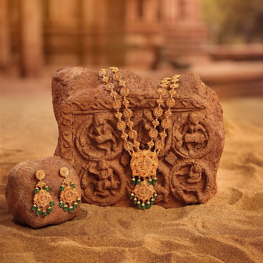 Temple jewellery gold shop tanishq