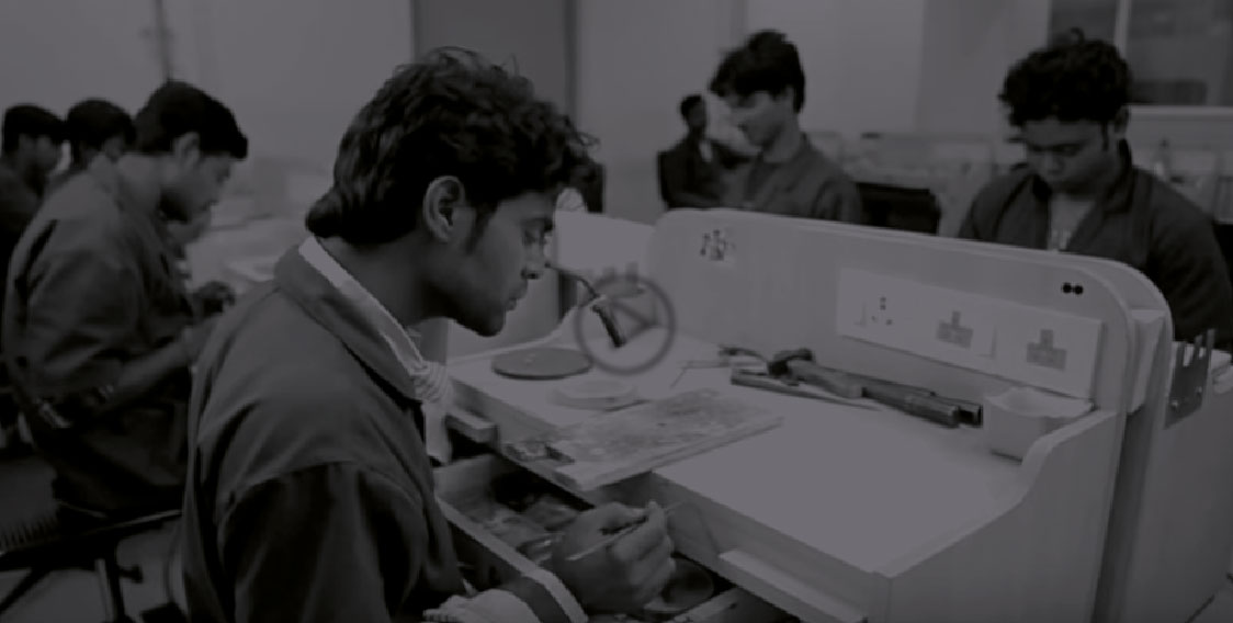 Tanishq Jewellery - Karigars
