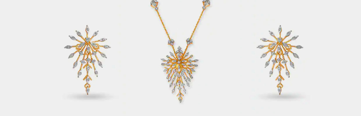What Necklaces Suit Your v Necks the Best Find Out Here
