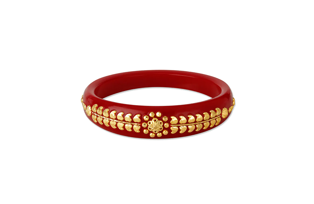 Elegant Gold Bangle