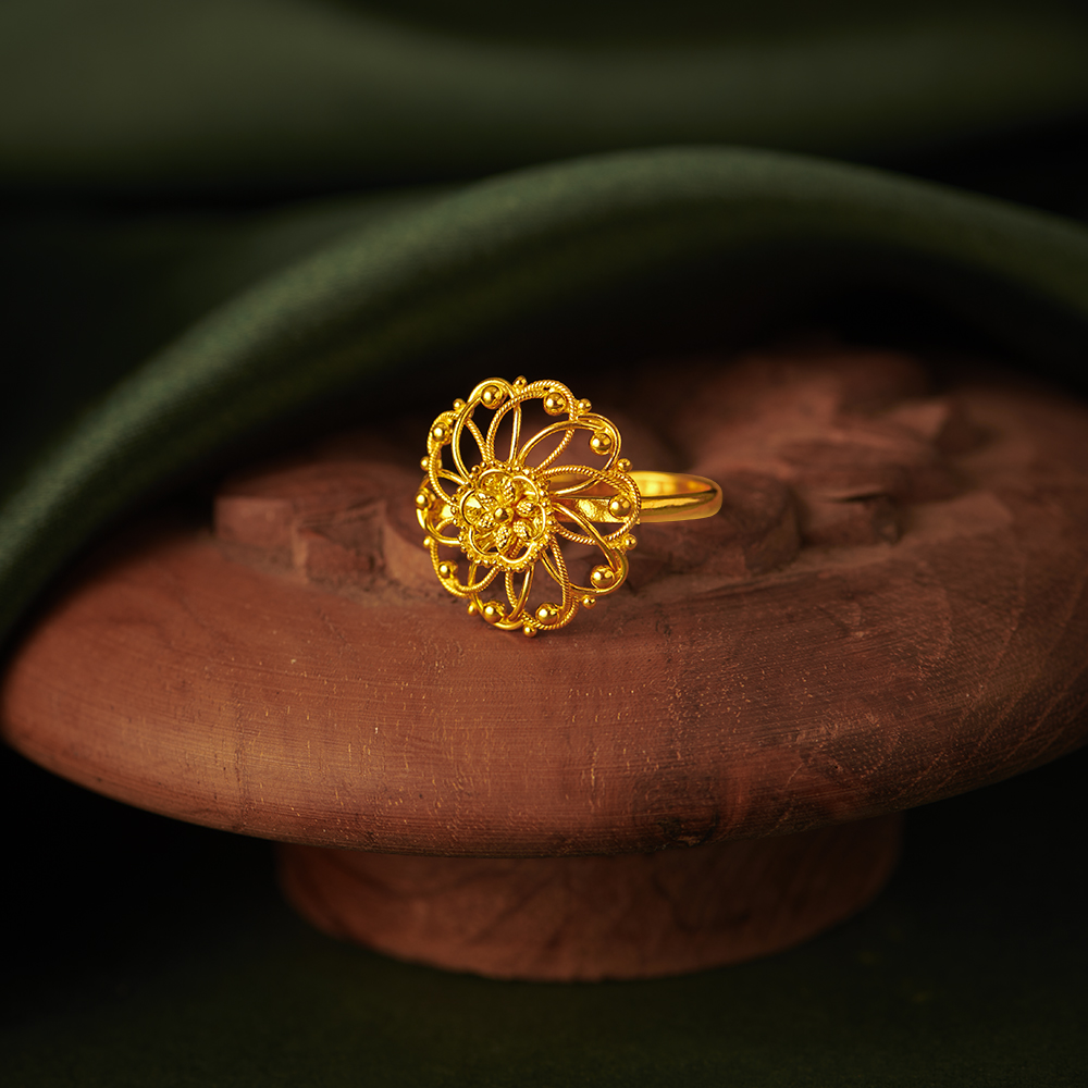 Enchanting Floral Gold Finger Ring