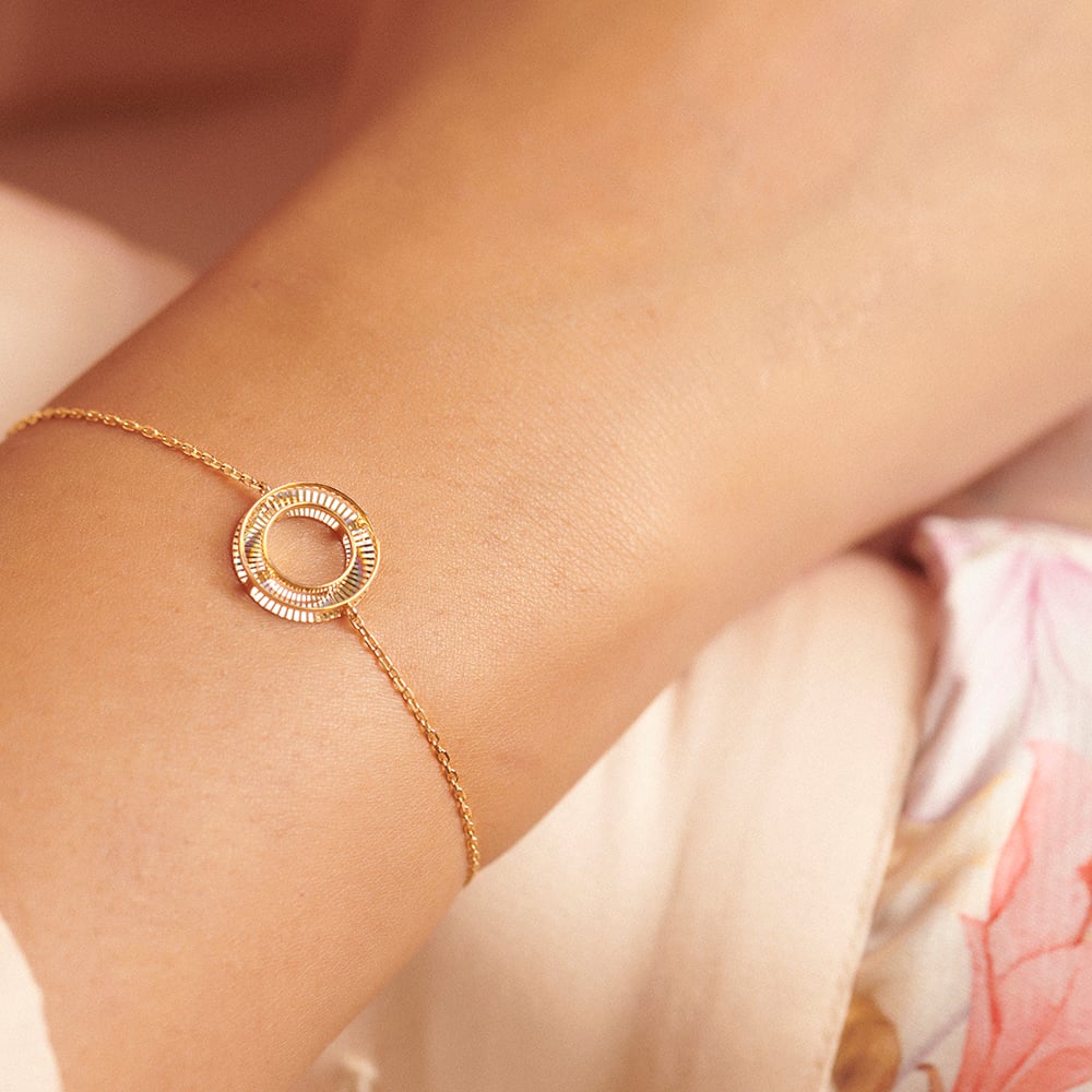 Radiant Circular Gold Bracelet,,hi-res image number null