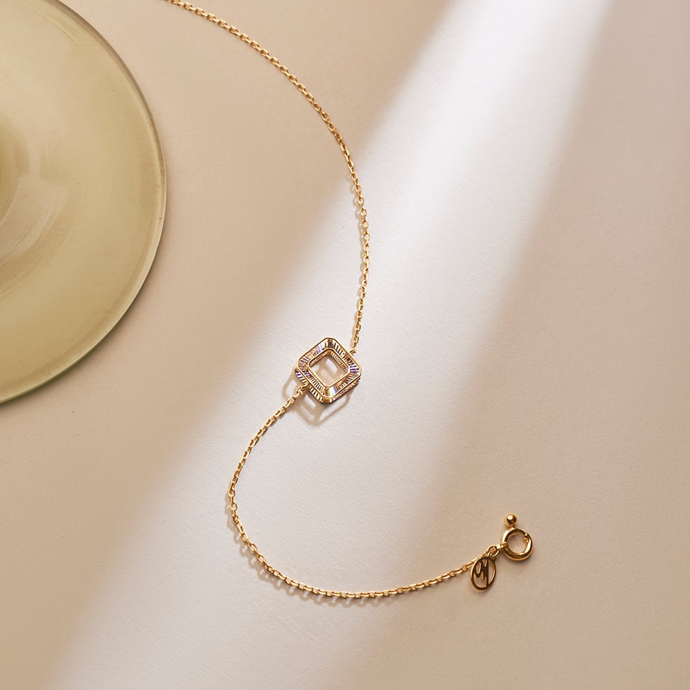 Sleek Geometric Gold Bracelet,,hi-res image number null