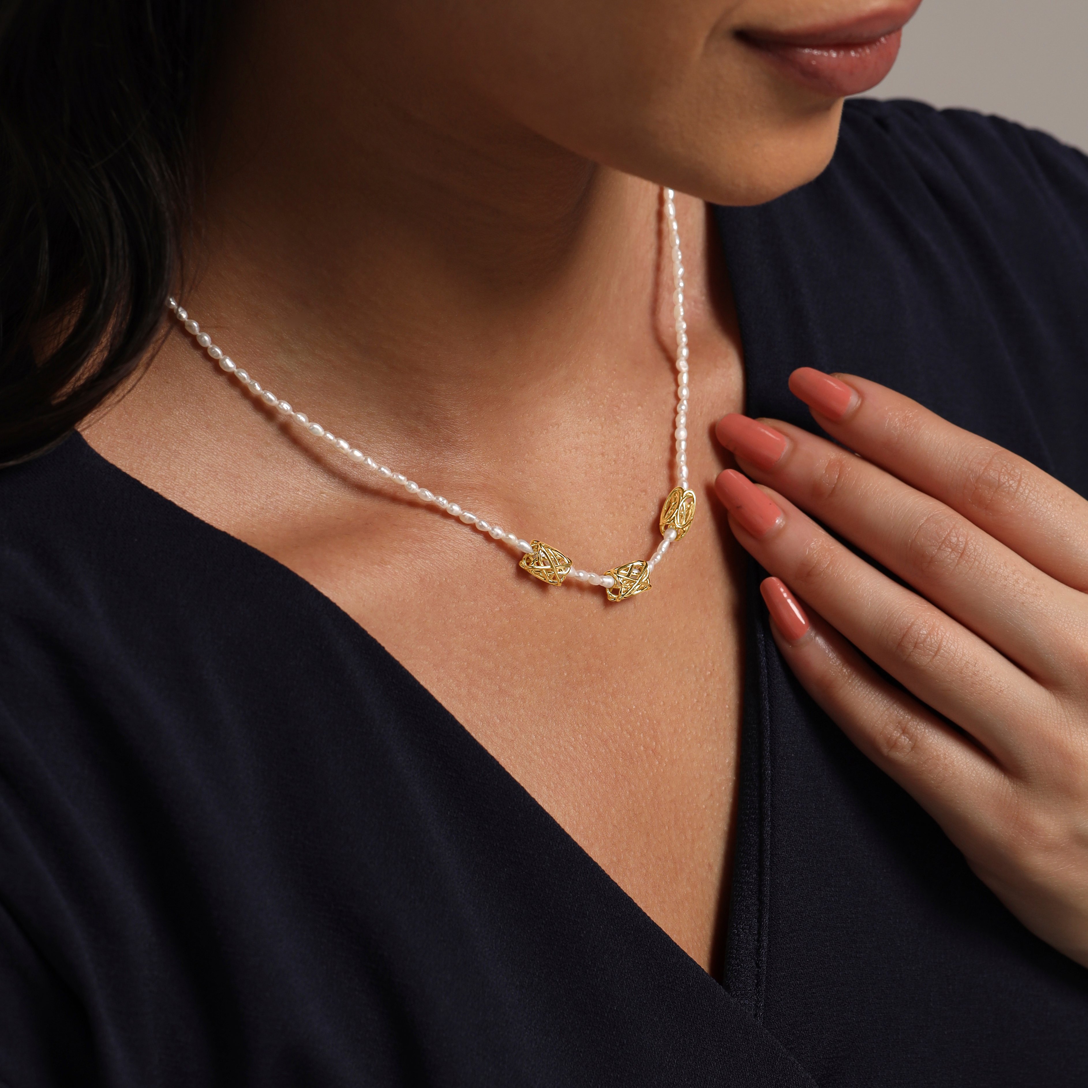 Golden Lattice Pearl Chain,,hi-res image number null