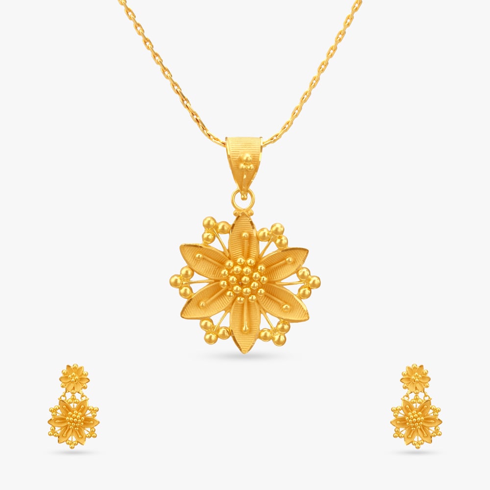 

Sunbloom Heritage Gold Pendant and Earrings Set